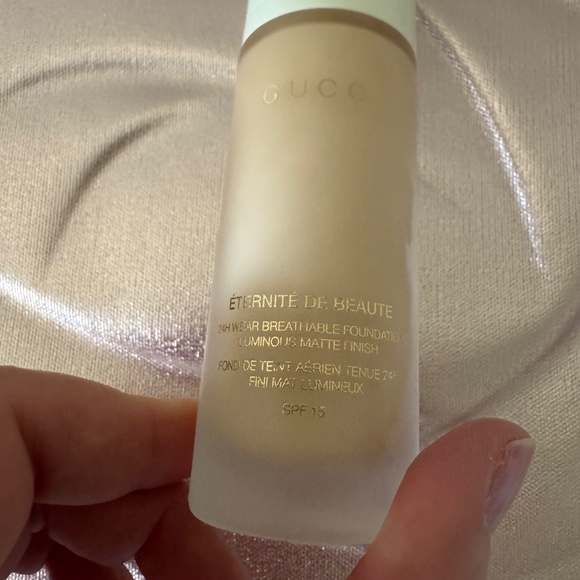 GUCCI ETERNITE DE BEAUTE 24H Full Coverage Luminous Matte Finish Foundation 170W - Picture 8 of 10
